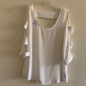 A Byer cutout 3/4 sleeve shirt